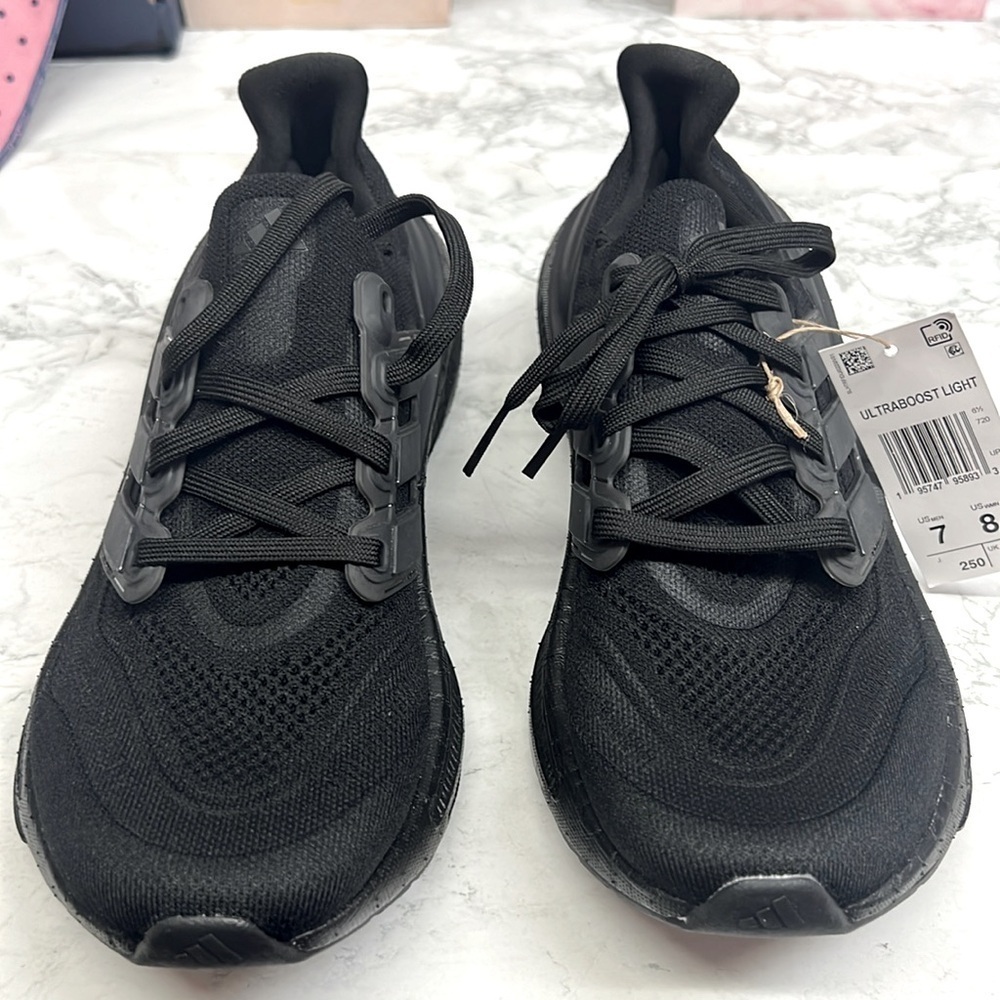 Adidas Ultra Boost light Triple Black